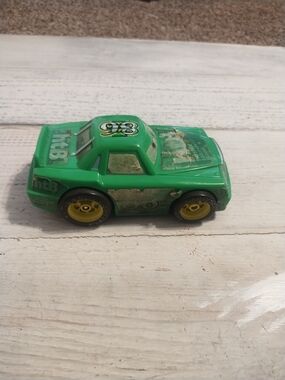 Disney Pixar CARS Green Chick Hicks (2007) Shake N Go Talking Driving Movie Toy